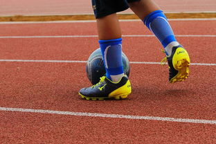 爱游戏app推荐-中国足球比赛中逆风局扭转策略与心态调整,足球比赛大逆转